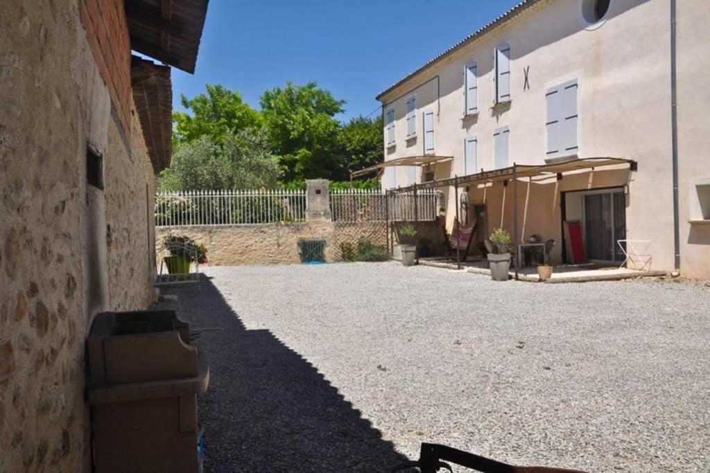 Le Gite Du Jas Vieux Montfort  Εξωτερικό φωτογραφία