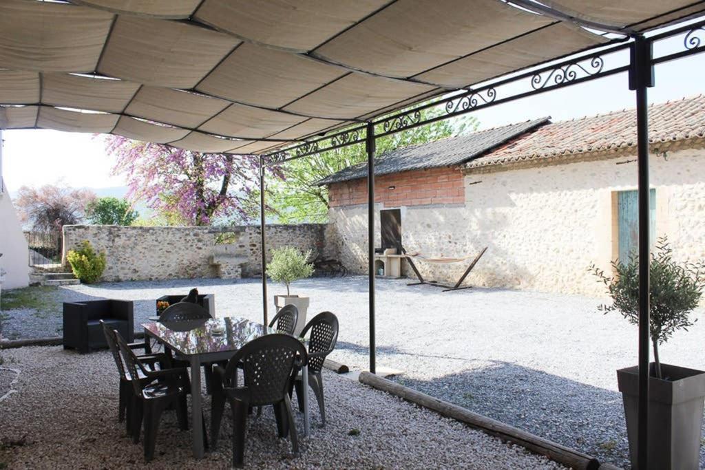 Le Gite Du Jas Vieux Montfort  Εξωτερικό φωτογραφία